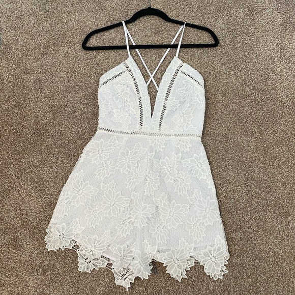 (REVOLVE) By the way. Rory Lace Romper - Picture 4 of 11